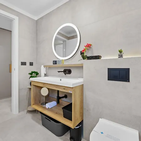 2382 Villa