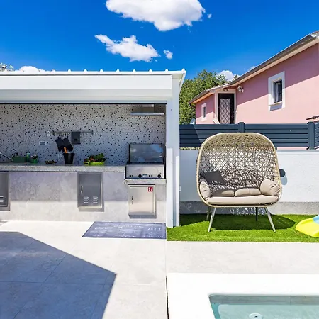 Villa 2382