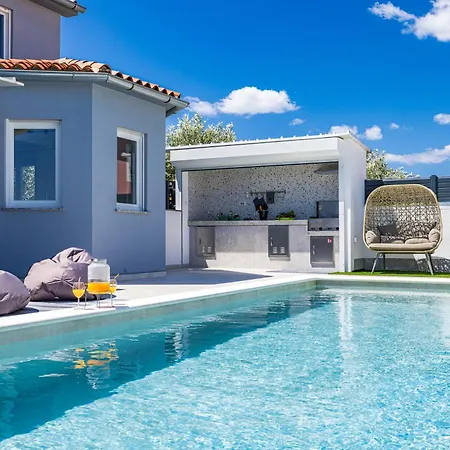 Villa 2382 *