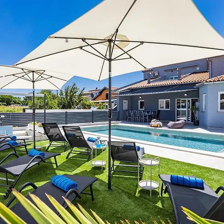 Villa 2382